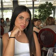 Soy universitaria y sé lo que cuesta a veces, por eso me gustaría ayudar a otros estudiantes a lograr sus objetivos y llegar muy lejos con esfuerzo y paciencia.